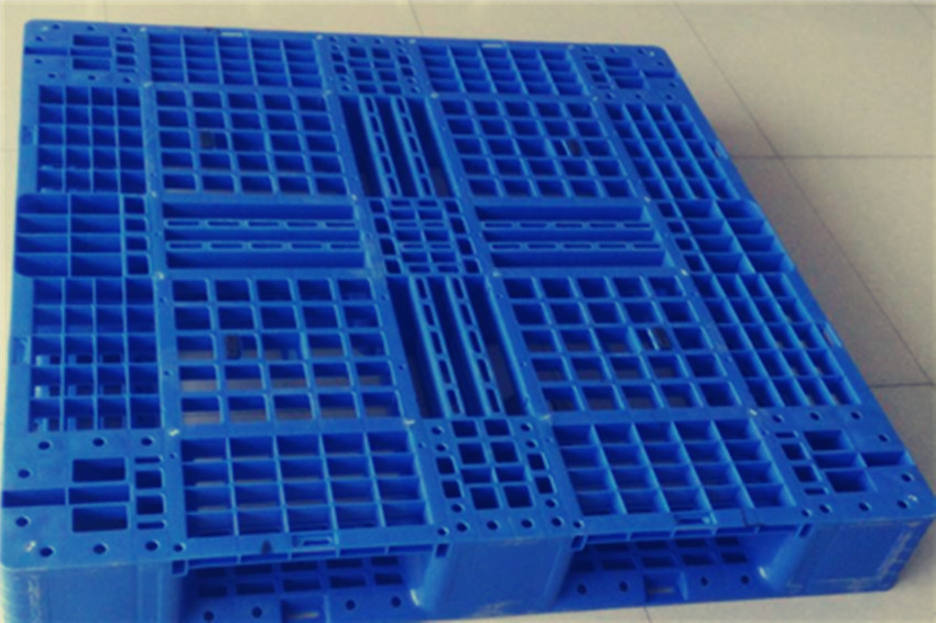 從業(yè)者如何選擇塑料托盤(pán)廠(chǎng)家，有一些需要注意的