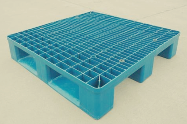 雙面網(wǎng)格塑料托盤的使用注意事項(xiàng)
