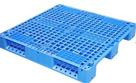 平板川字塑料托盤在運輸時具備哪些優勢